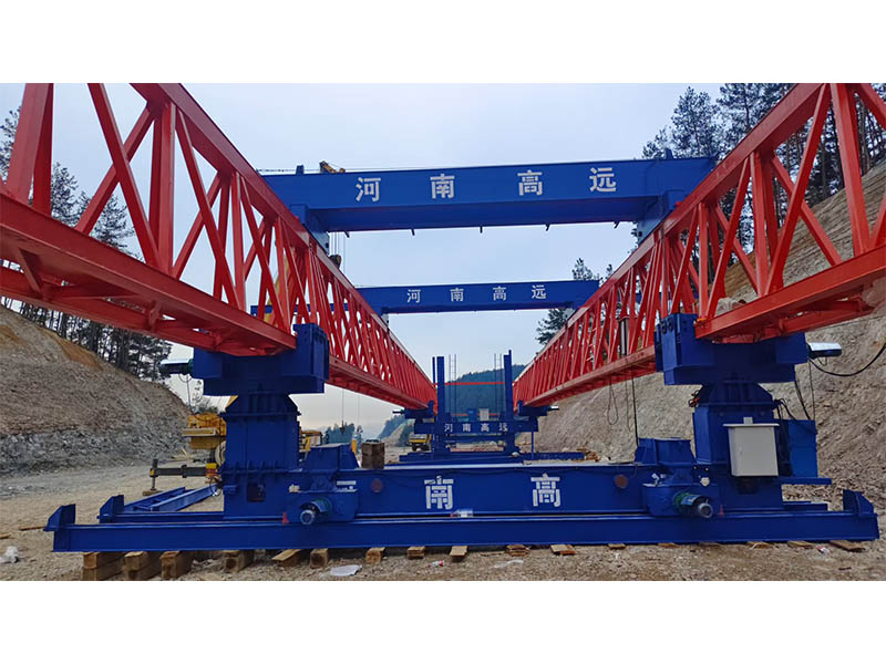 鎮(zhèn)江G312-2標(biāo)項目經(jīng)理部GYLQ220T-40M新型自平衡過跨架橋機(jī)